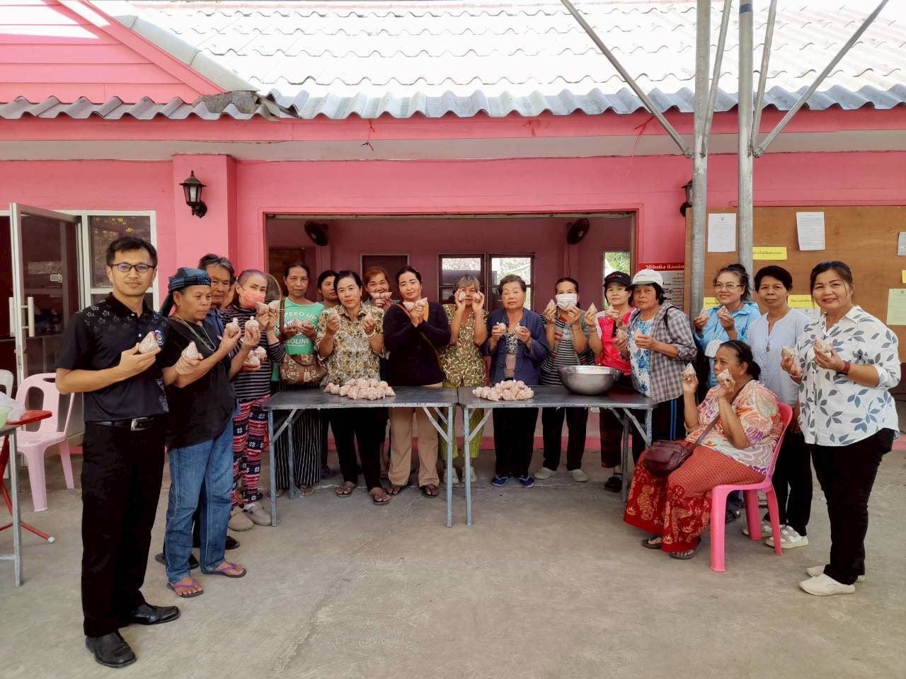 ดำเนินโครงการส่งเสริมการออมและพัฒนาทักษะทางการเงิน (Financial Literacy) ณ กลุ่มออมทรัพย์เพื่อการผลิตบ้านแม่ฮะเหนือ