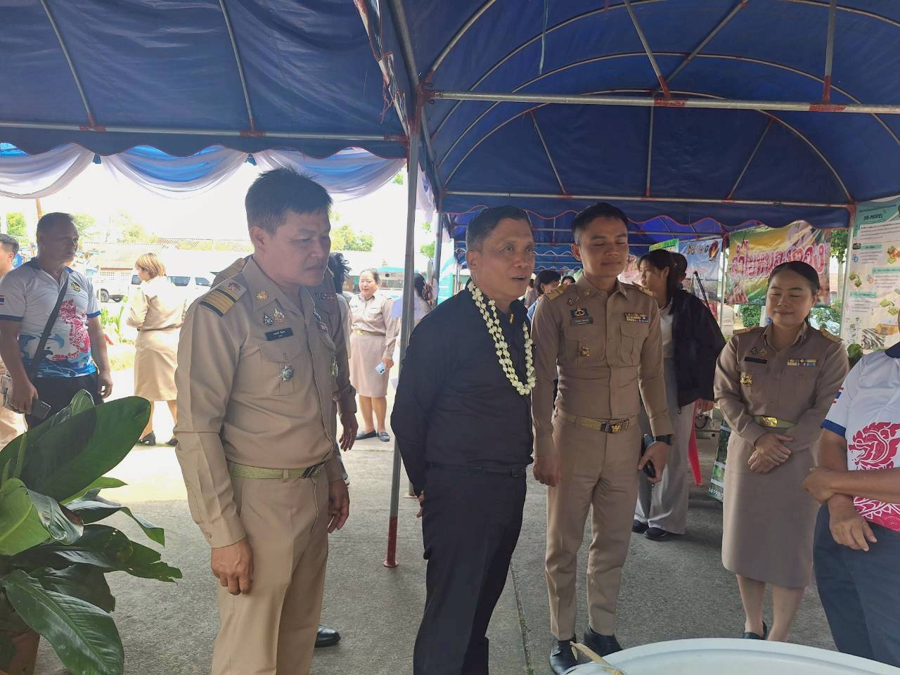 ตรวจประเมินผลงานโครงการคัดเลือกหมู่บ้านเข้มแข็ง “แผ่นดินธรรม แผ่นดินทอง (หมู่บ้านอยู่เย็น)” อำเภอหางดง