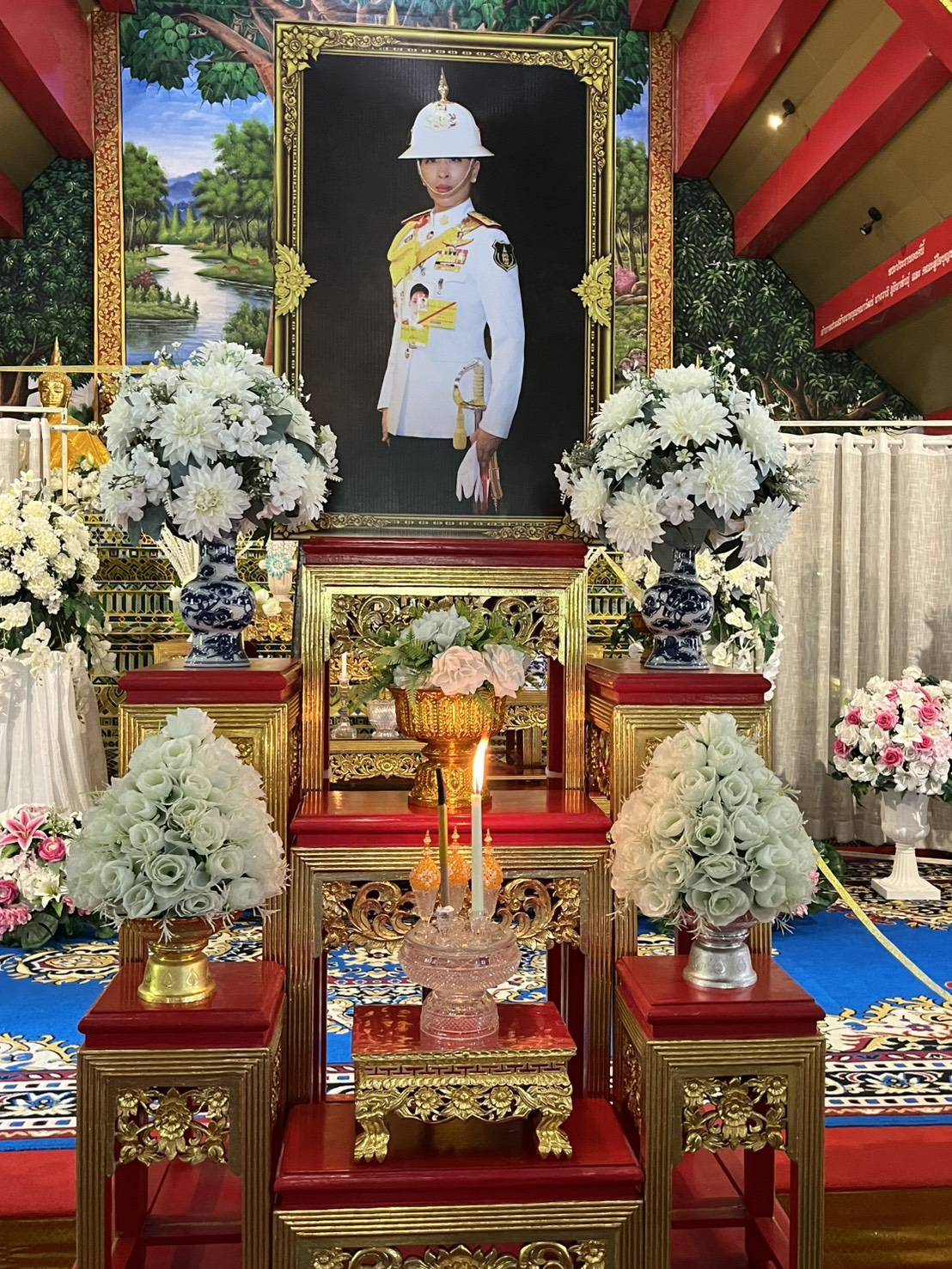 ร่วมพิธีถวายน้ำสรงพระศพเบื้องหน้าพระรูปสมเด็จพระเจ้าลูกเธอ เจ้าฟ้าพัชรกิติยาภา นเรนทิราเทพยวดี กรมหลวงราชสาริณีสิริพัชร มหาวัชรราชธิดา   