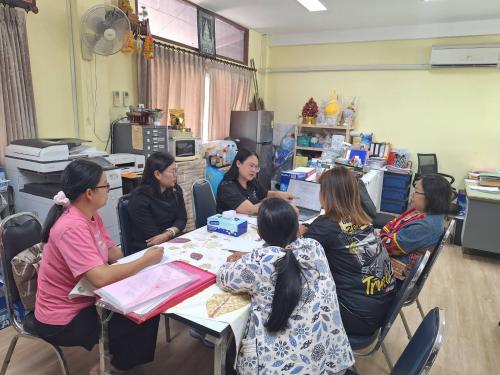 ให้คำปรึกษากลุ่มเครือข่ายกองทุนพัฒนาบทบาทสตรี เพื่อเขียนโครงการ