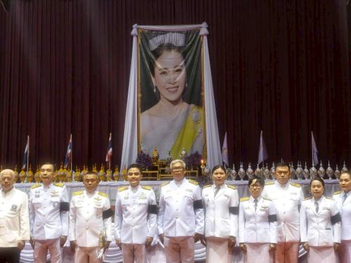 ร่วมพิธีถวายเครื่องราชสักการะ วางพานพุ่ม และพิธีจุดเทียนถวายพระพรชัยมงคล เพื่อให้การจัดงานเฉลิมพระเกียรติ เนื่องในโอกาสพระราชพิธีมหามงคลเฉลิมพระชนมพรรษา 4 รอบ สมเด็จพระนางเจ้า ฯ พระบรมราชินี 3 มิถุนายน 2569